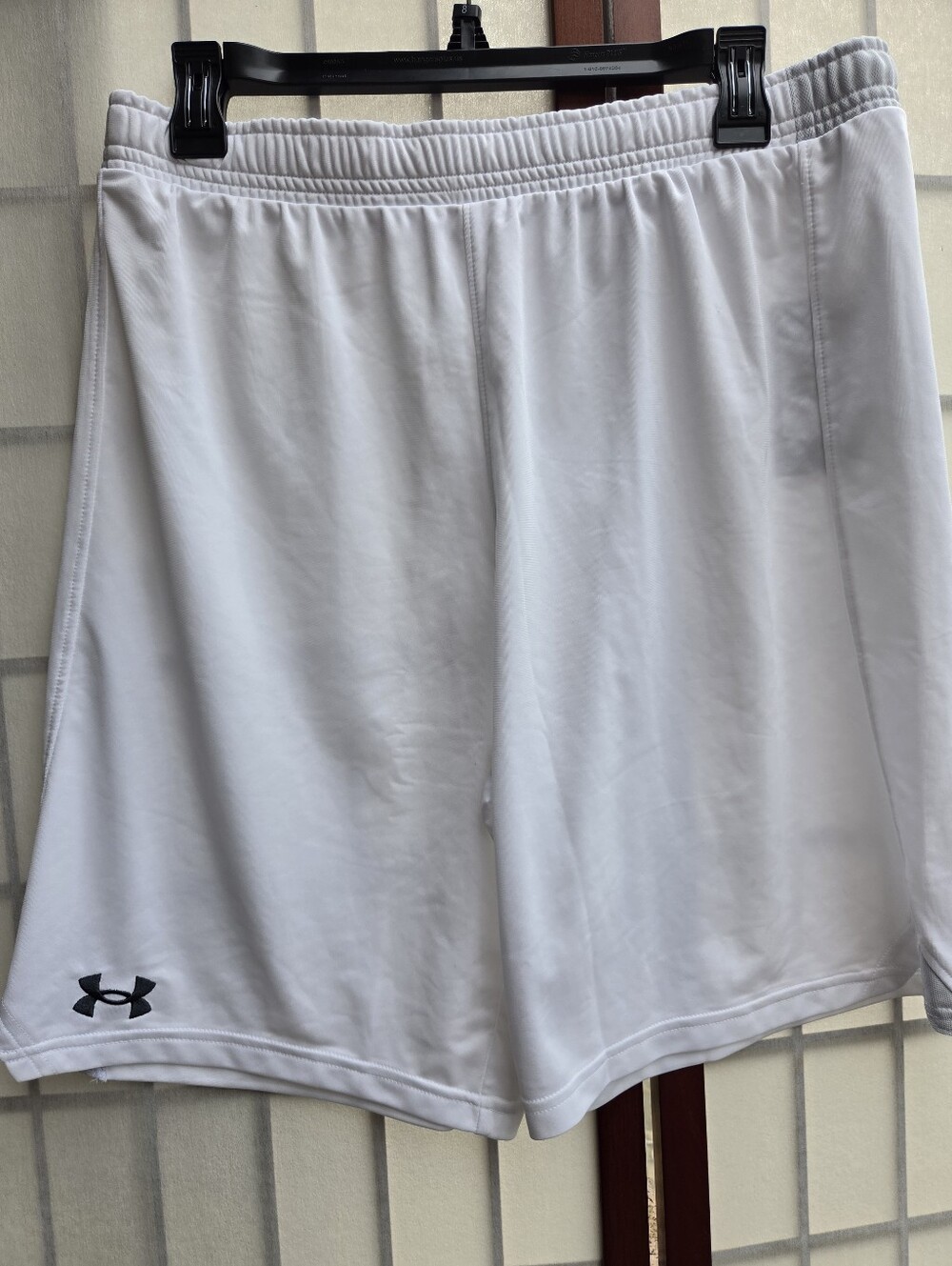 Under Armour Men’s White Athletic Shorts Large | Clean Minimalist Gym Workout